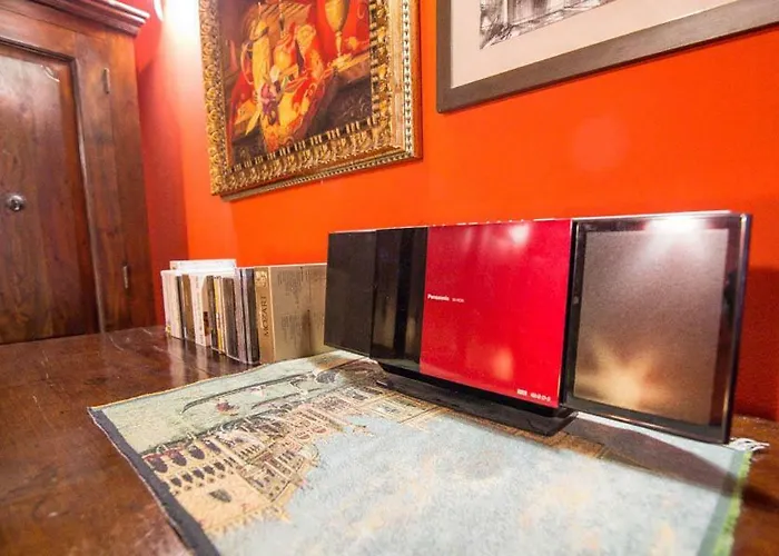 Between The Channels, In San Marco Apartment Venice